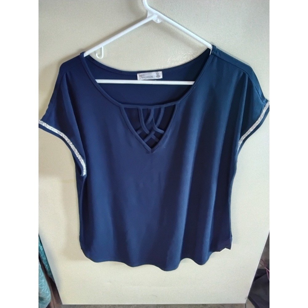 89th + Madison Navy Blue Lattice V-Neck Blouse Rhinestone Trim Short Sleeve XL
